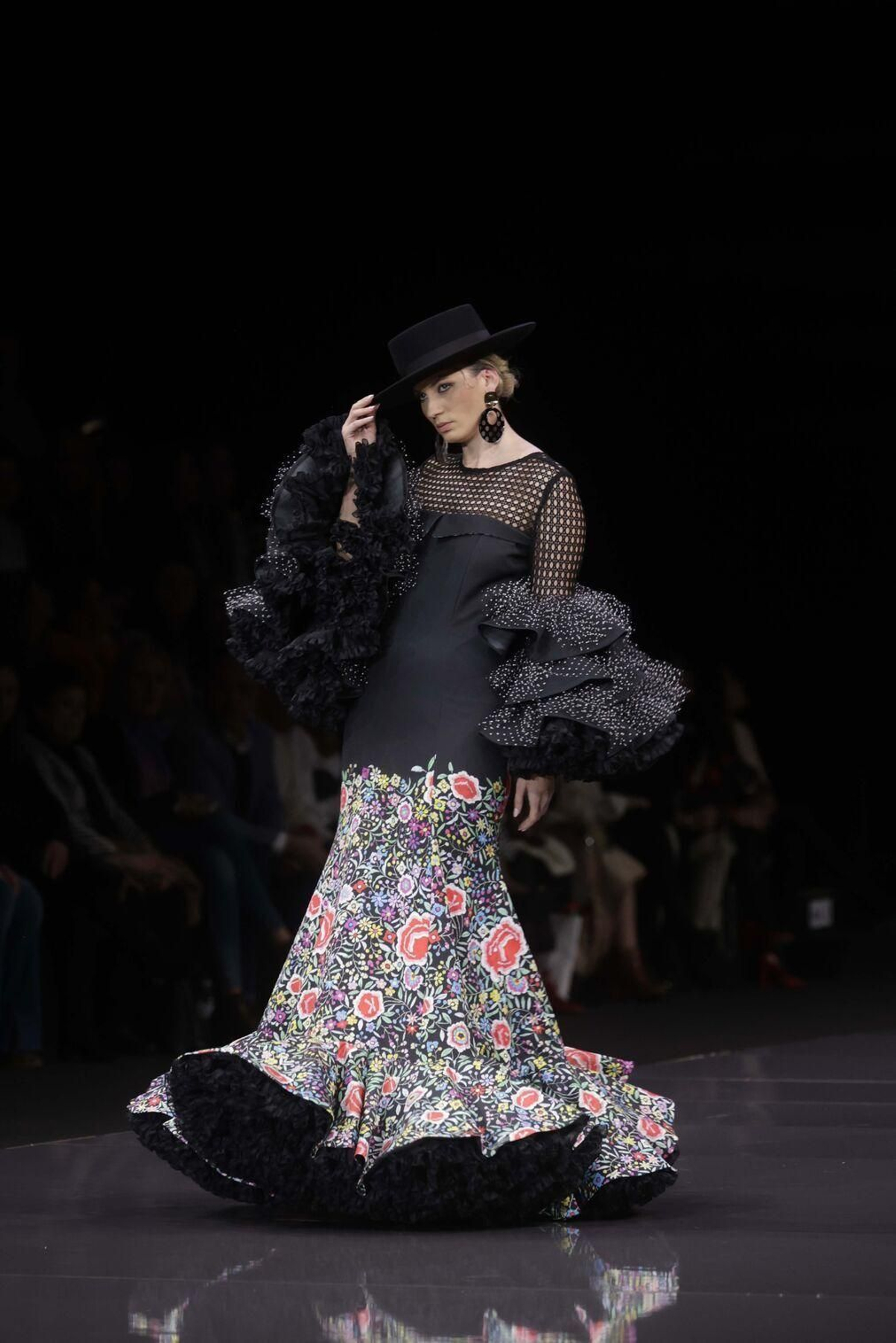Propuesta bordada en un diseño de Con T 'Touché visto en SIMOF. Todas las tendencias en moda flamenca de SIMOF 2023, en imágenes