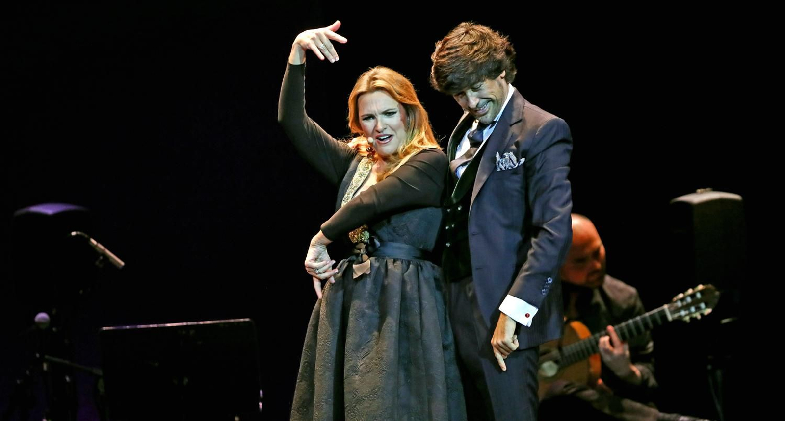 Un momento de la actuación de Ainhoa Arteta y Manuel Lombo.