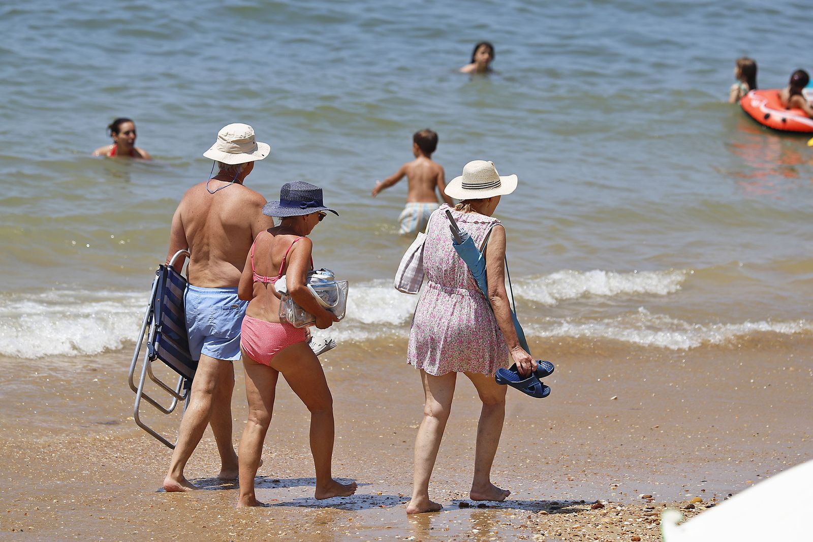 Ambiente en las playas de Huelva en el domingo 2 de julio