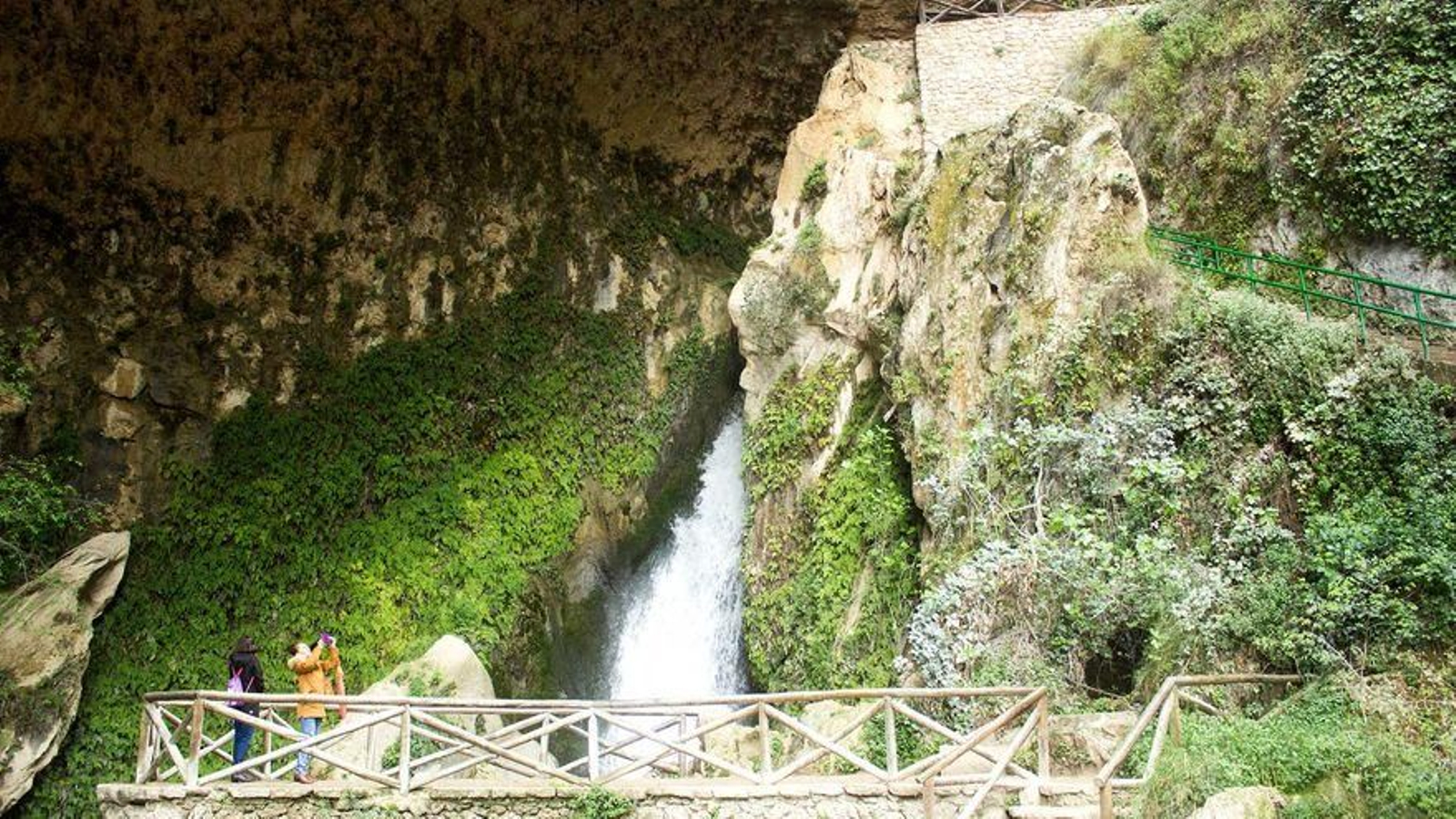 Cueva del Agua de Tíscar Cueva del Agua de Tíscar
