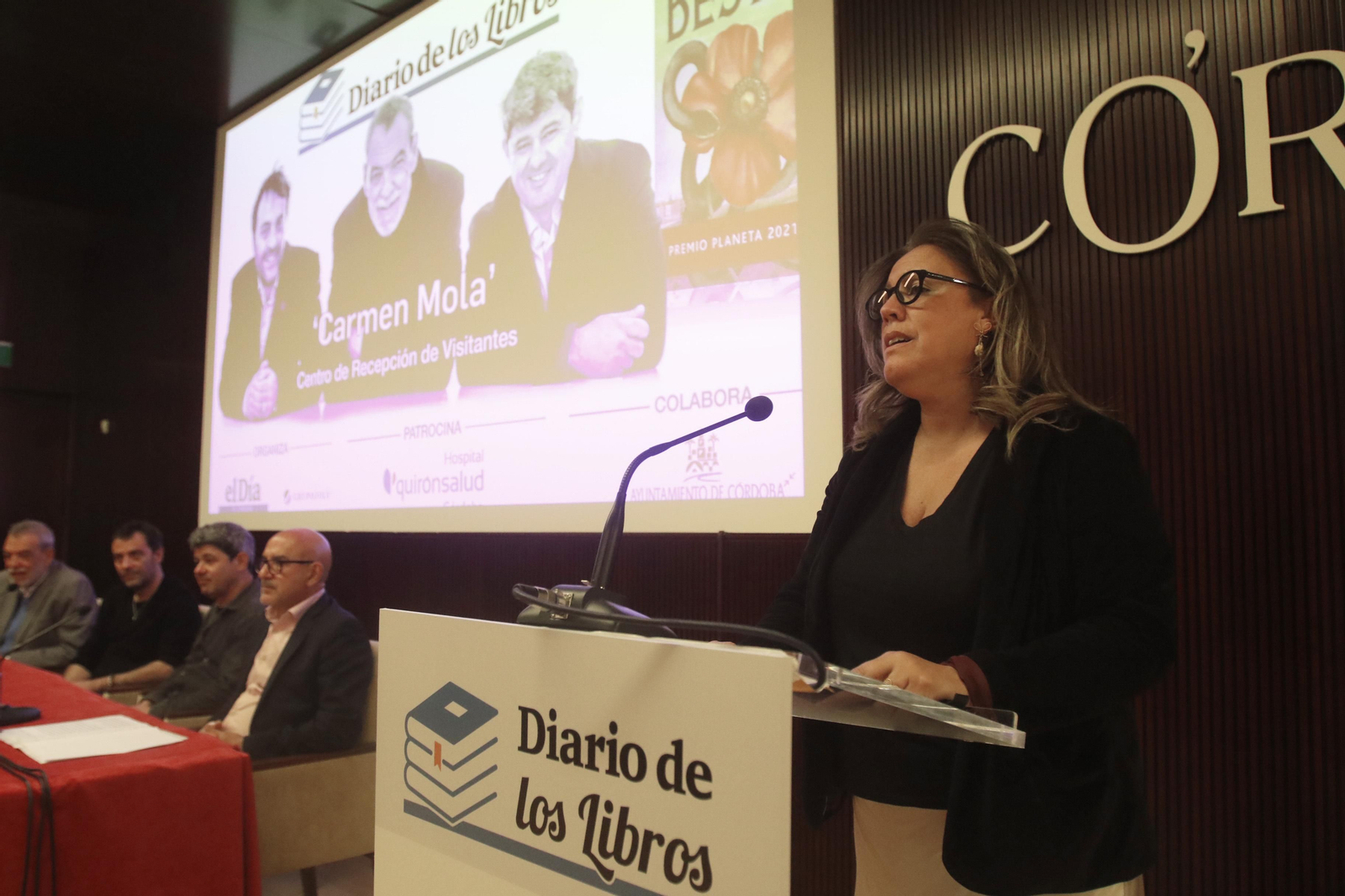 El paso de Carmen Mola por Córdoba, en imágenes