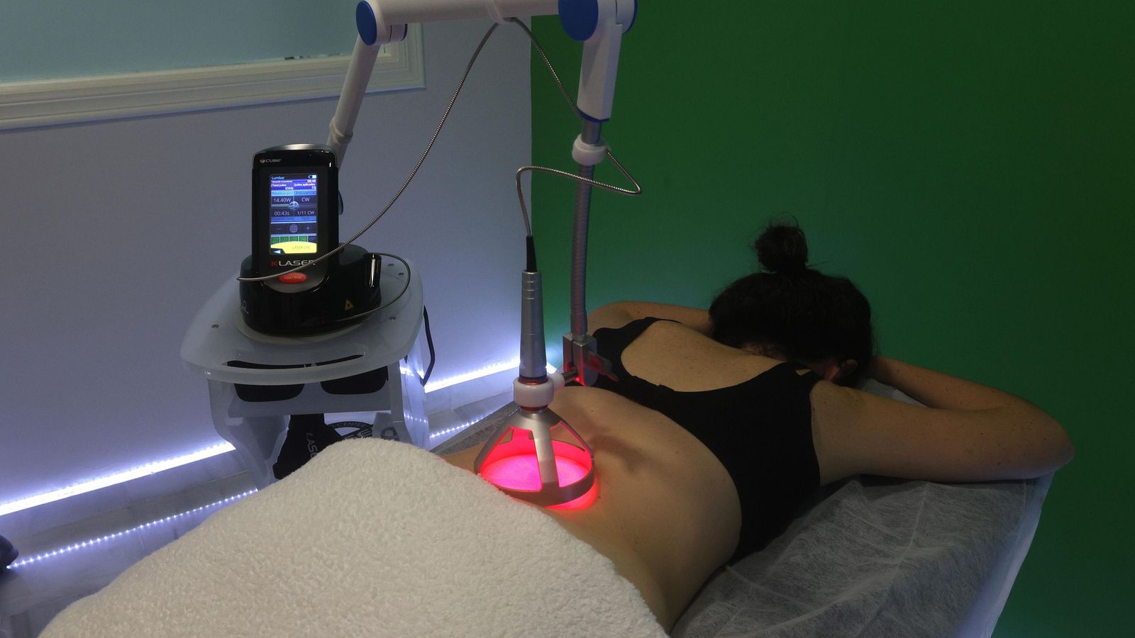 Una paciente durante uno de los tratamientos con tecnología avanzada.