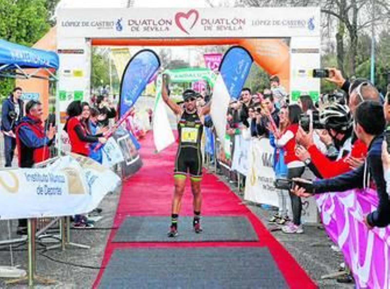 Emilio Martín justo después de proclamarse campeón de Andalucía por tercera vez consecutiva.
