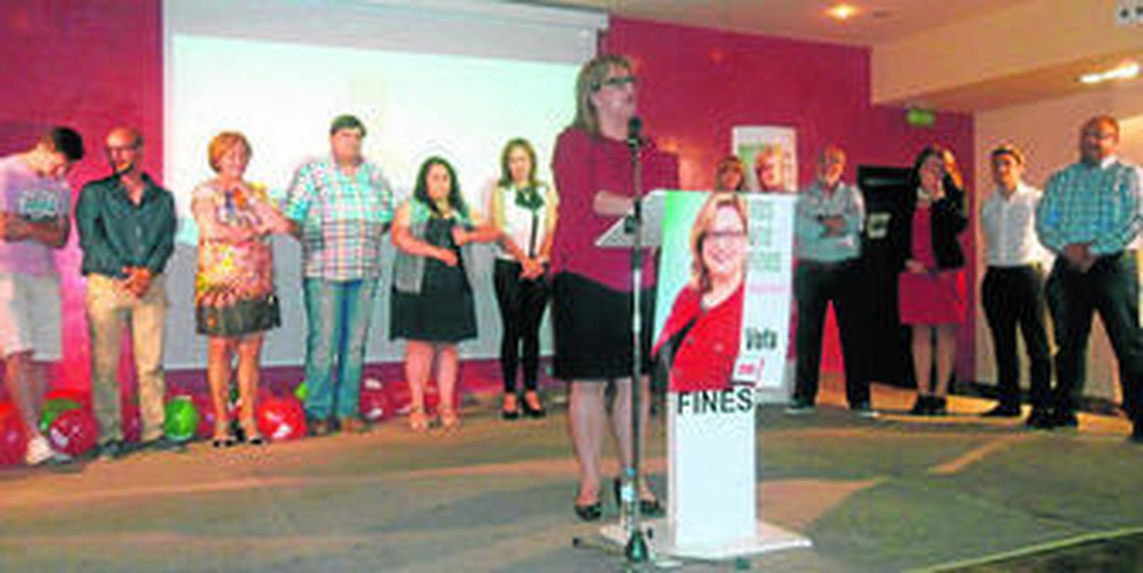 Francisca Serrano durante la presentación de su candidatura para el Ayuntamiento de Fines.
