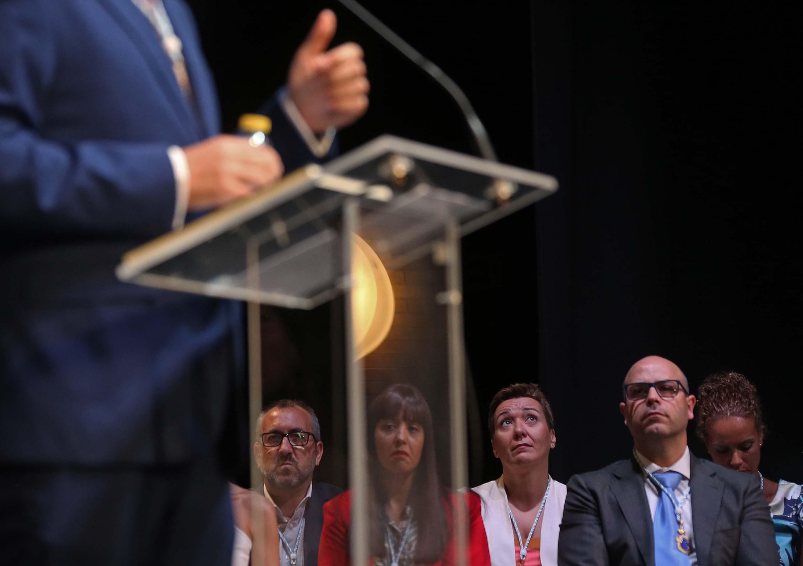 Fotos del pleno de investidura de Juan Franco en La Línea