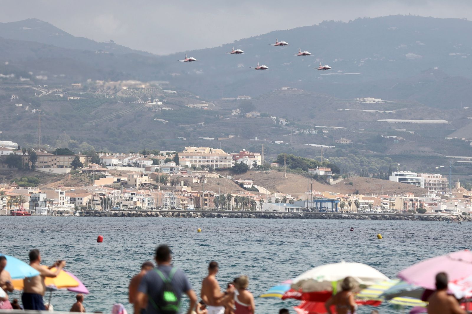 Exhibiciones en la jornada inaugural del Festival Aéreo de Torre del Mar