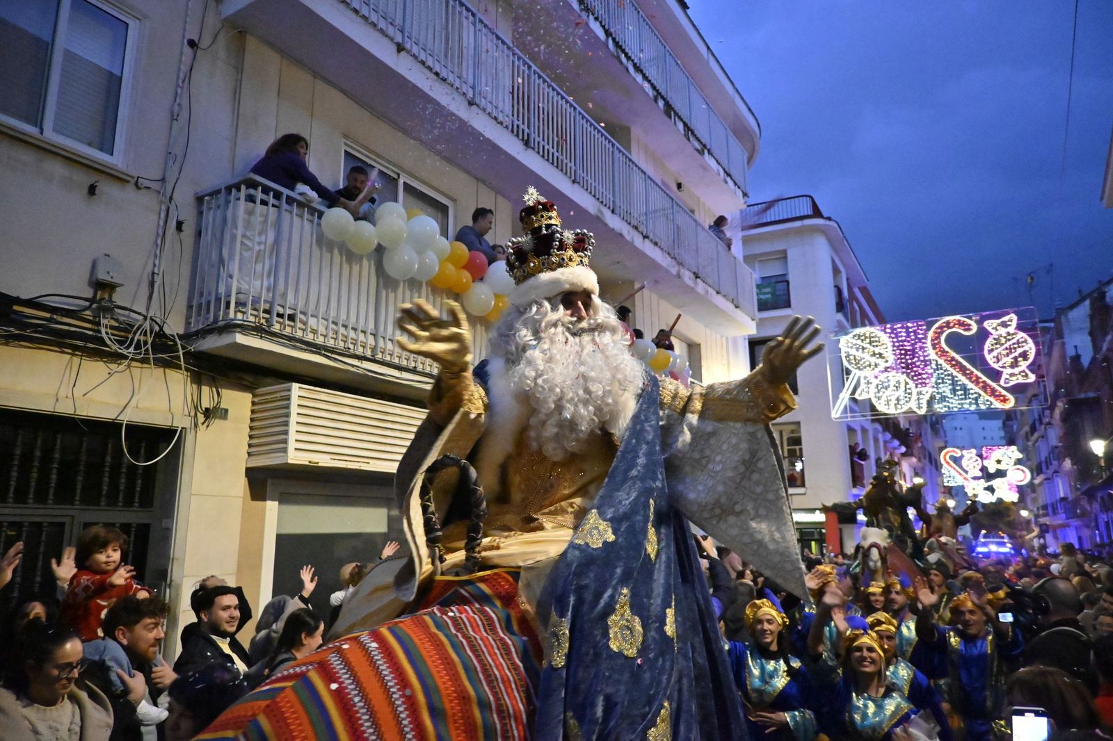 Las mejores fotografías de la llegada de los Reyes Magos a Huelva