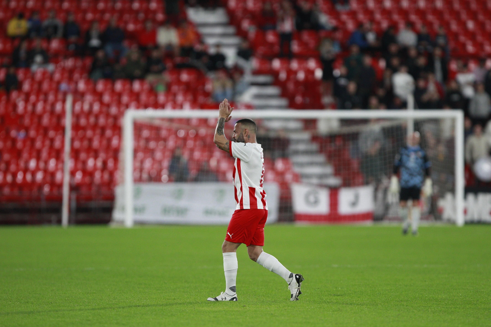 Imágenes del partido homenaje al 'eterno' capitán de la U.D. Almería, José Ortiz