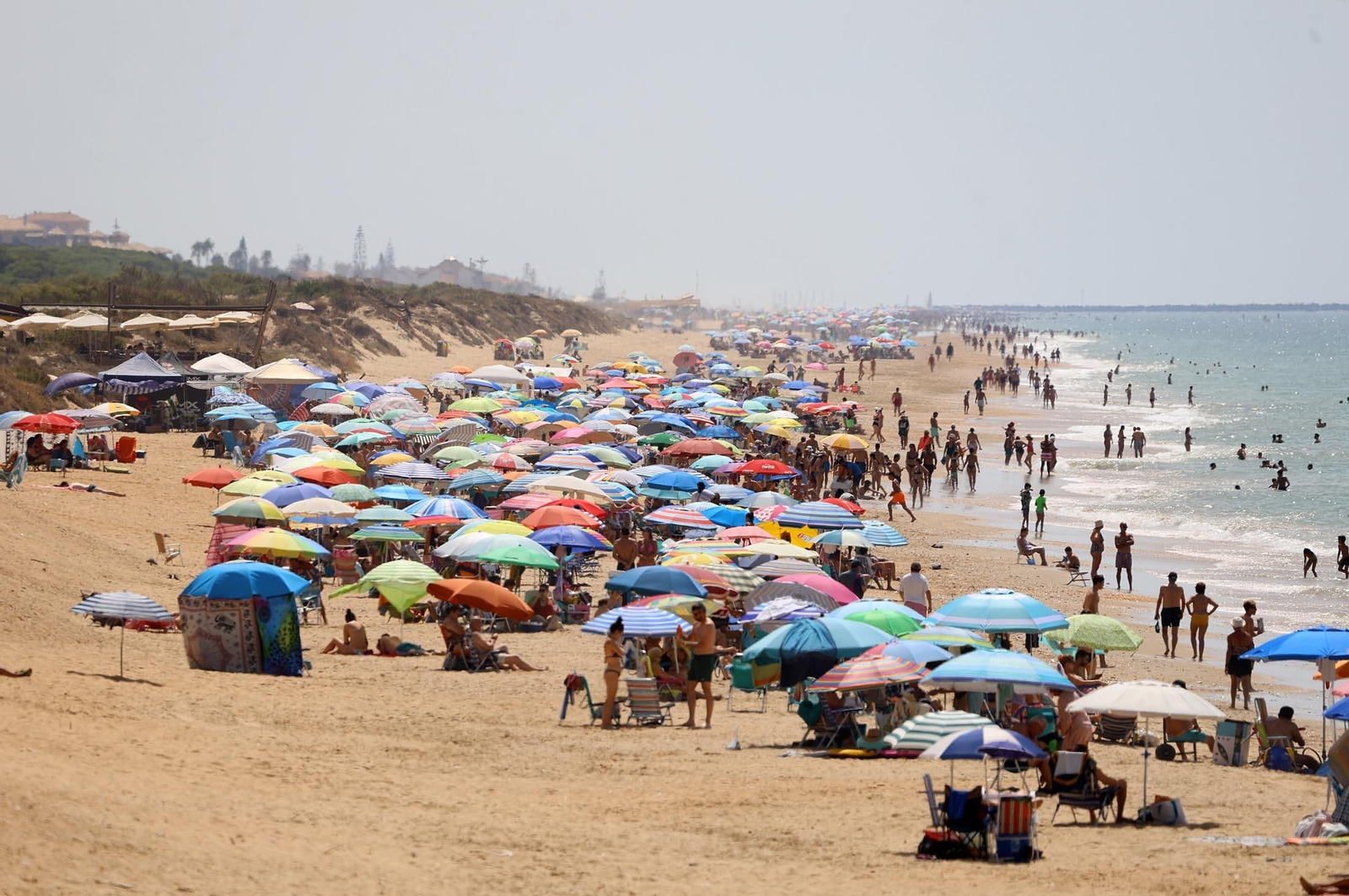 Un día de playa en Huelva, este verano.