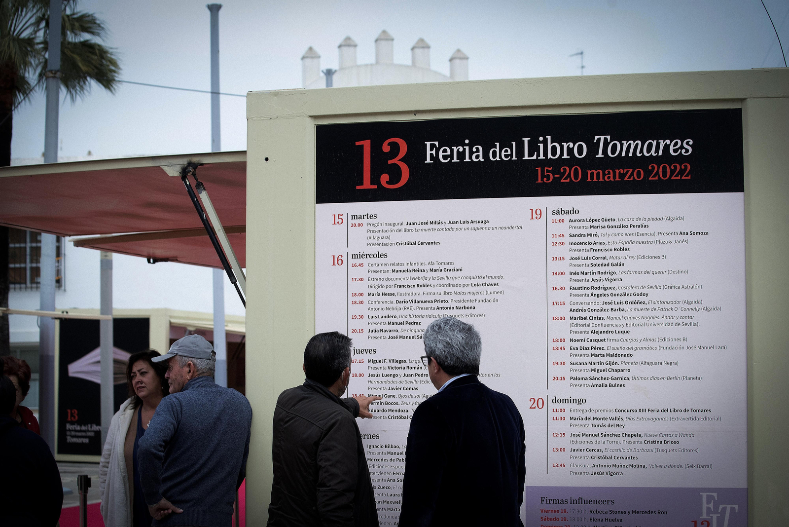 La Feria del Libro de Tomares, en imágenes