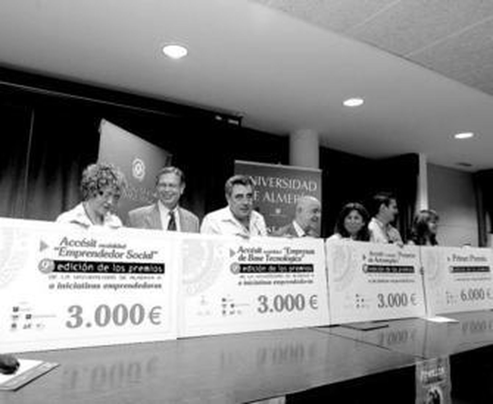Entrega de los premios de la Universidad de Almería a iniciativas emprendedoras.