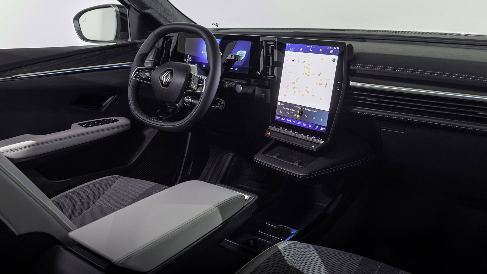 Renault ha revisado el software de su pantalla central para hacer más rápido, por ejemplo, el recálculo de rutas.