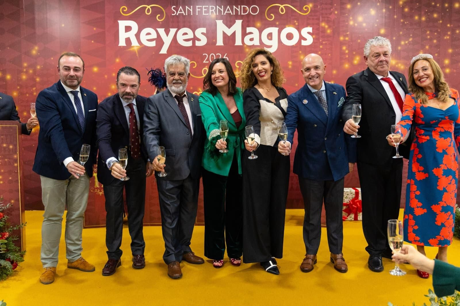 San Fernando entrega las coronas de la ilusión: proclamación de los Reyes Magos
