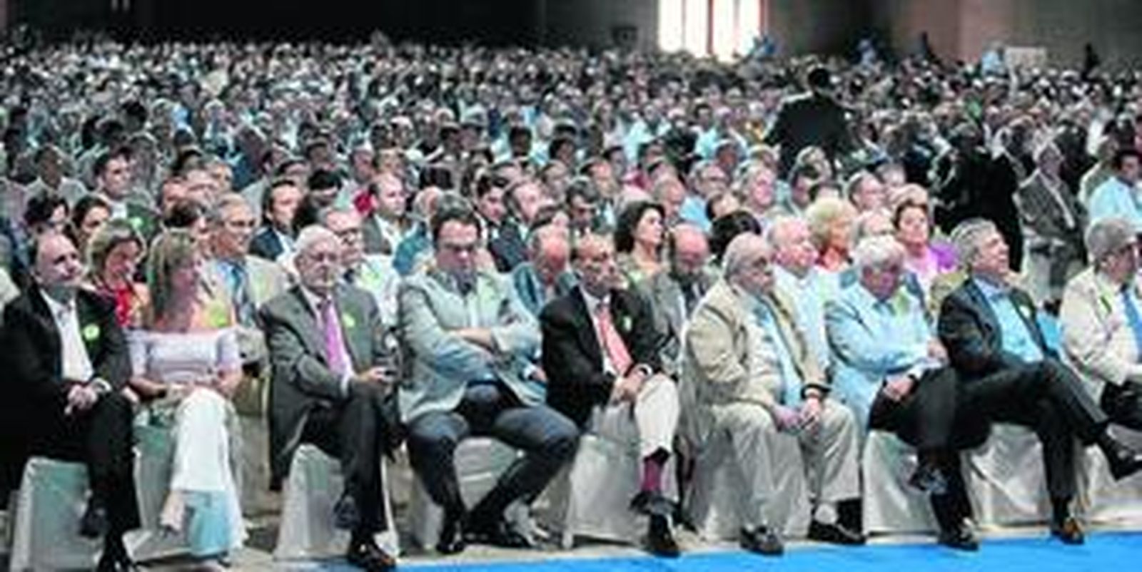 El recinto habilitado del Palacio de Exposiciones y Congresos de Sevilla registró un lleno absoluto.