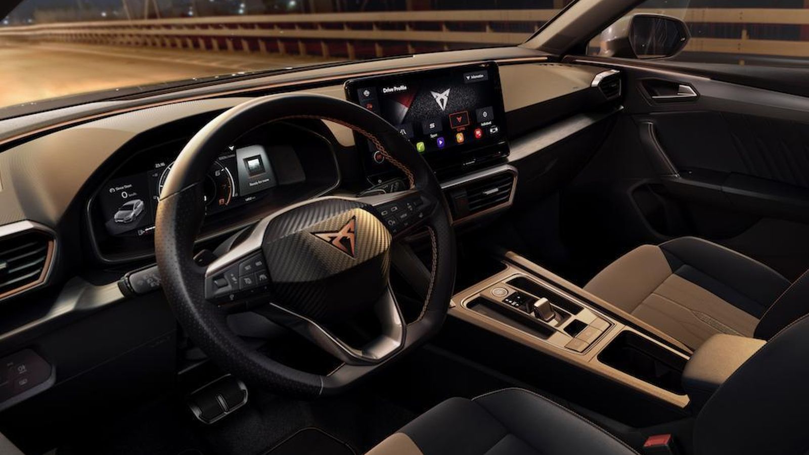 En opción, y en lo que respecta al puesto de conducción, este Cupra básico puede sumar la pantalla central de hasta 12", tapicería de cuero para asientos de tipo bacquet, etc.