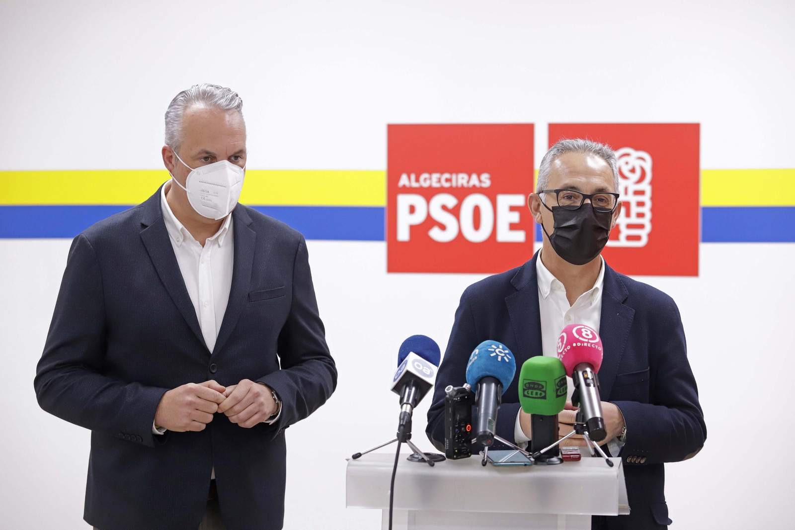 Juan Carlos Ruiz Boix y Juan Lozano, en la sede del PSOE de Algeciras Juan Carlos Ruiz Boix y Juan Lozano, en la sede del PSOE de Algeciras
