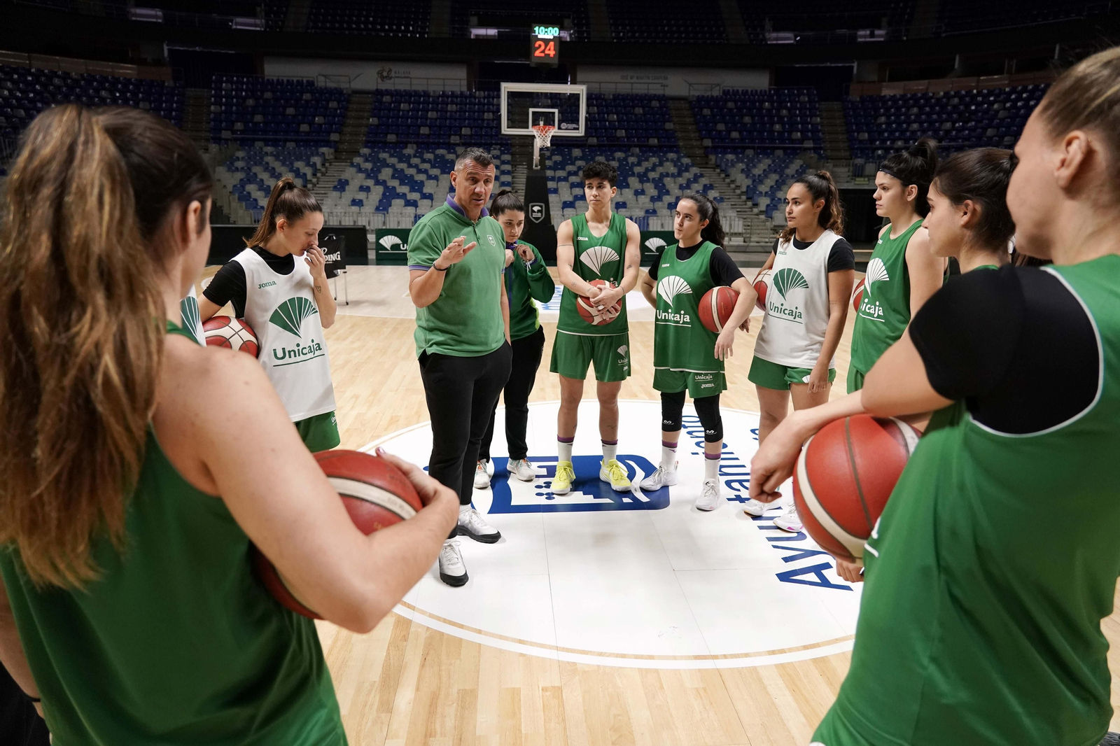 El Unicaja Femenino se prepara en el Carpena El Unicaja Femenino se prepara en el Carpena