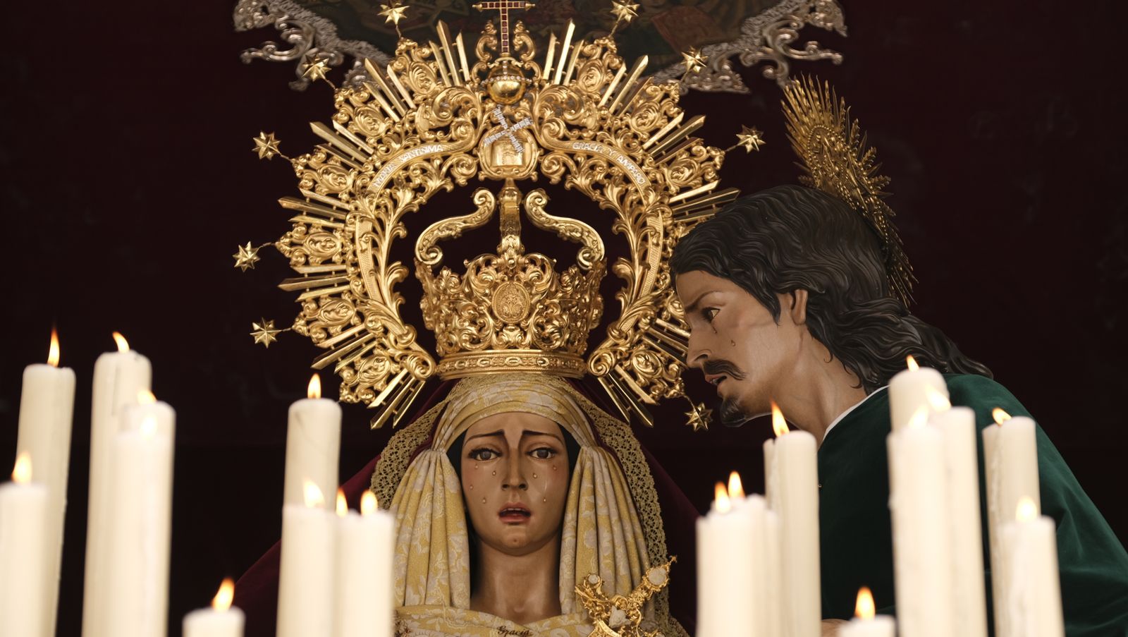 Fotogalería de la procesión de Coronación. Semana Santa Almería 2022.