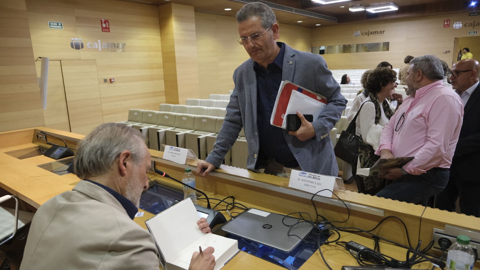 Fotogalería de Diario de los Libros, con el escritor Jorge Molist