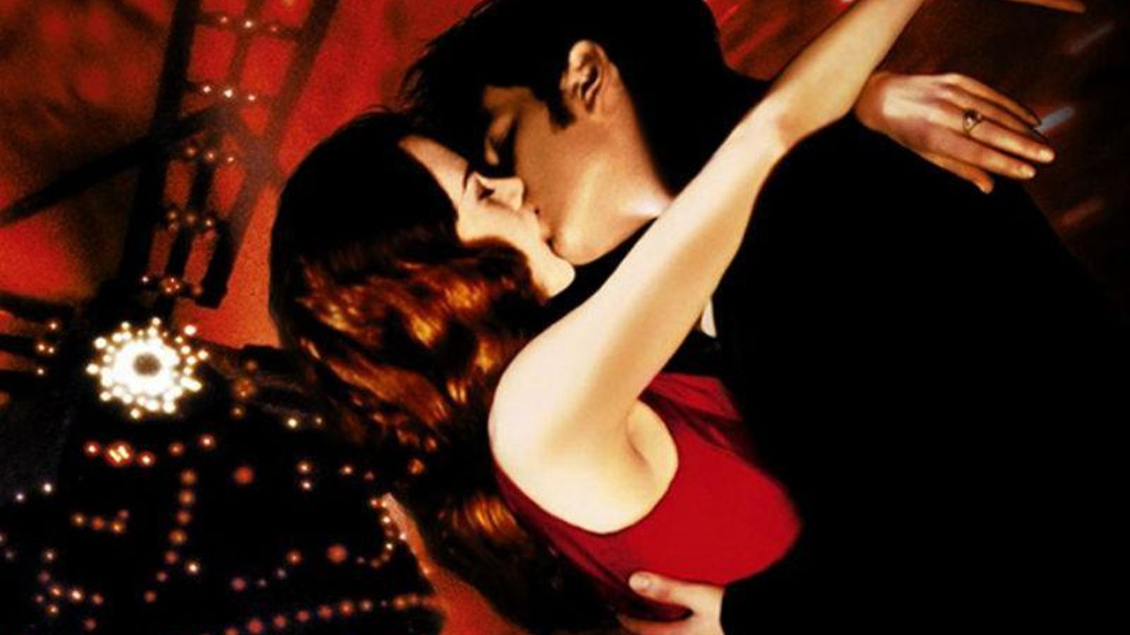 El icónico beso de Moulin Rouge.