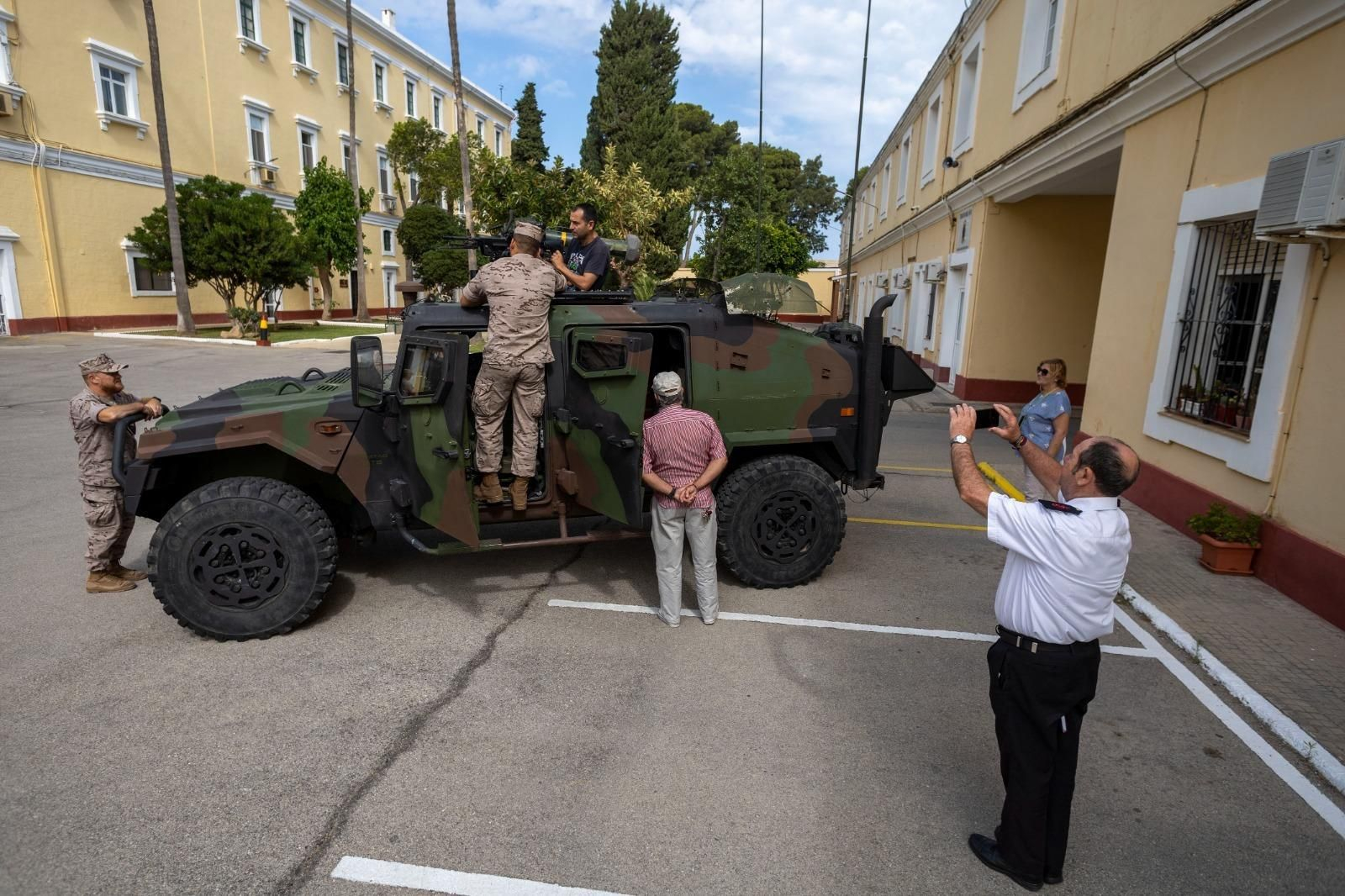 Las imágenes de la celebración del Día de las Fuerzas Armadas en San Fernando