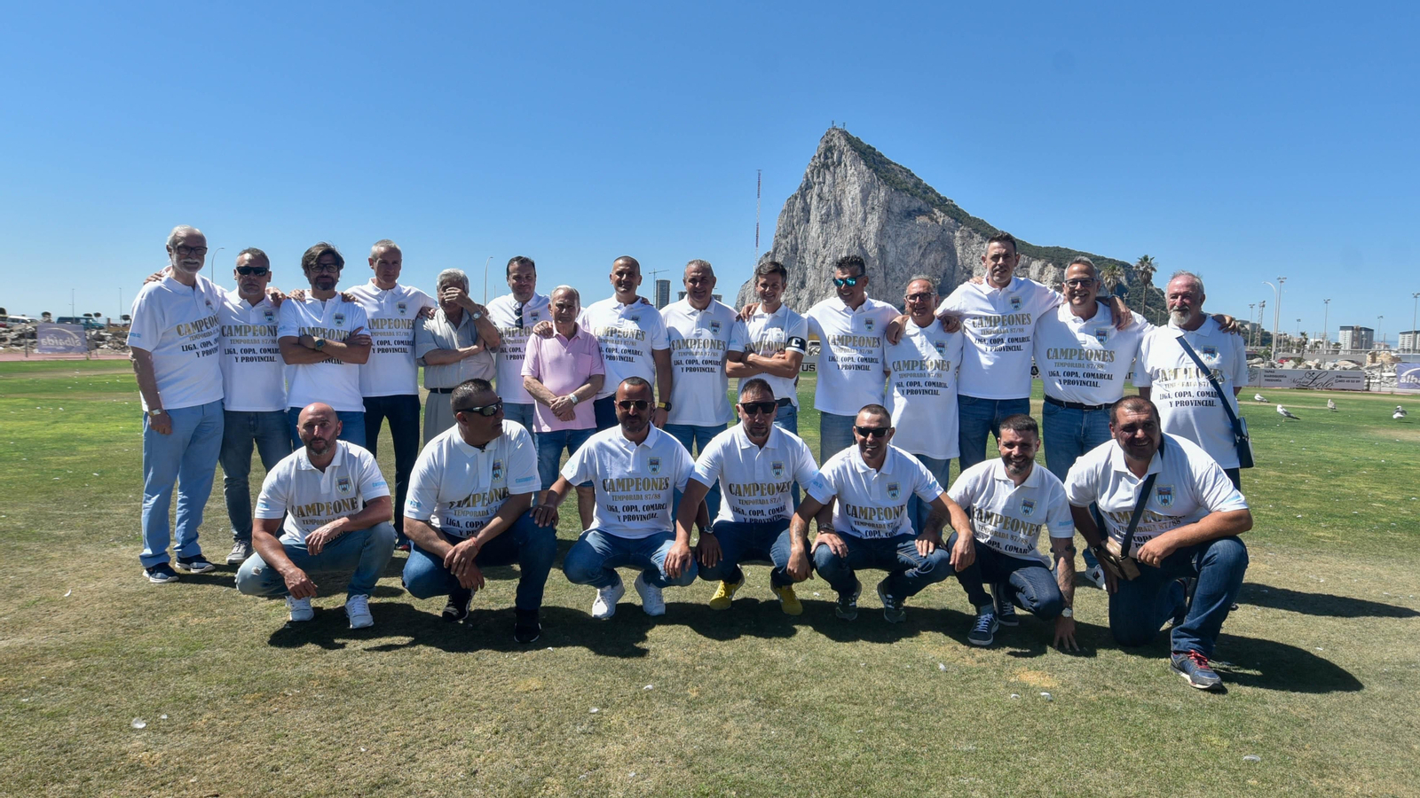 Las fotos del acto homenaje  del Recreativo Linense CF a la plantilla de la temporada 87-88