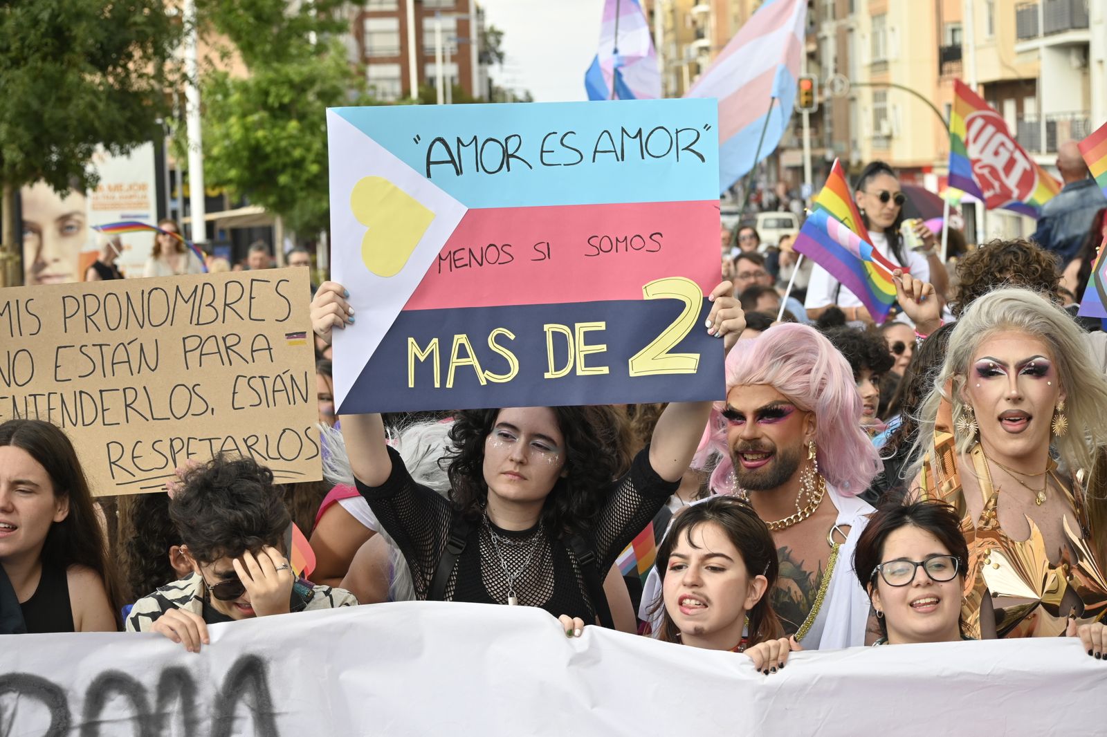 Las mejores imágenes de la manifestacióndel del Orgullo LGTBI en Huelva