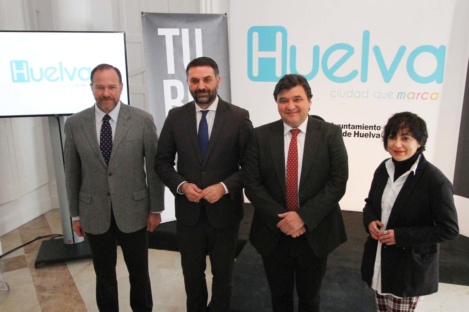 José Luis García-Palacios, Francisco Javier Fernández, Gabriel Cruz y Elena Tobar, durante la presentación de la marca.