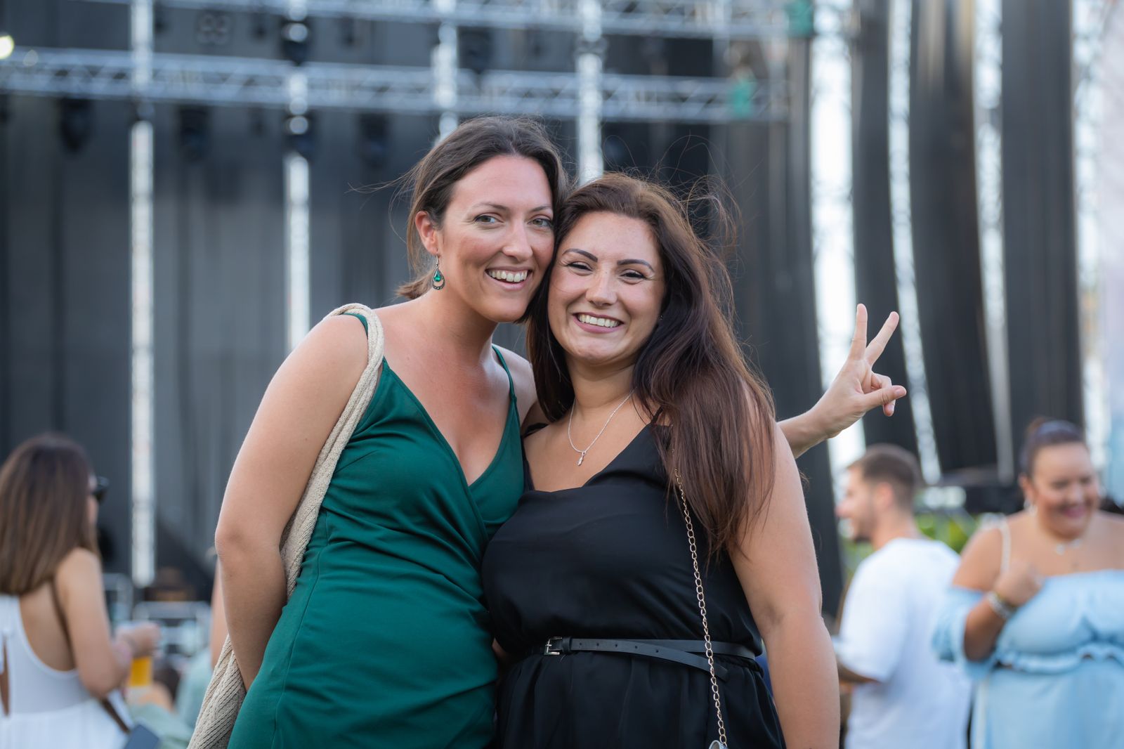 Búscate en el concierto de Raulé en Bahía Sound