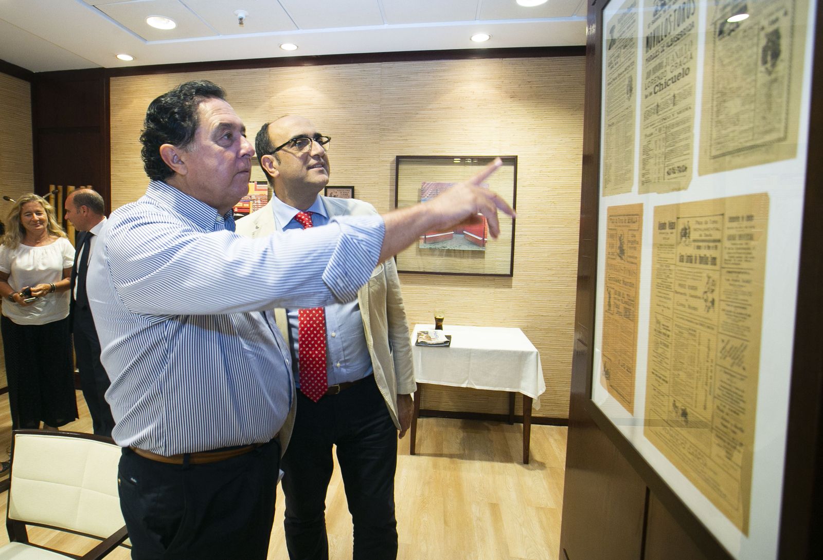 Las imágenes del  jurado de los premios taurinos El Cabezo, Huelva Información- El Corte Ingles