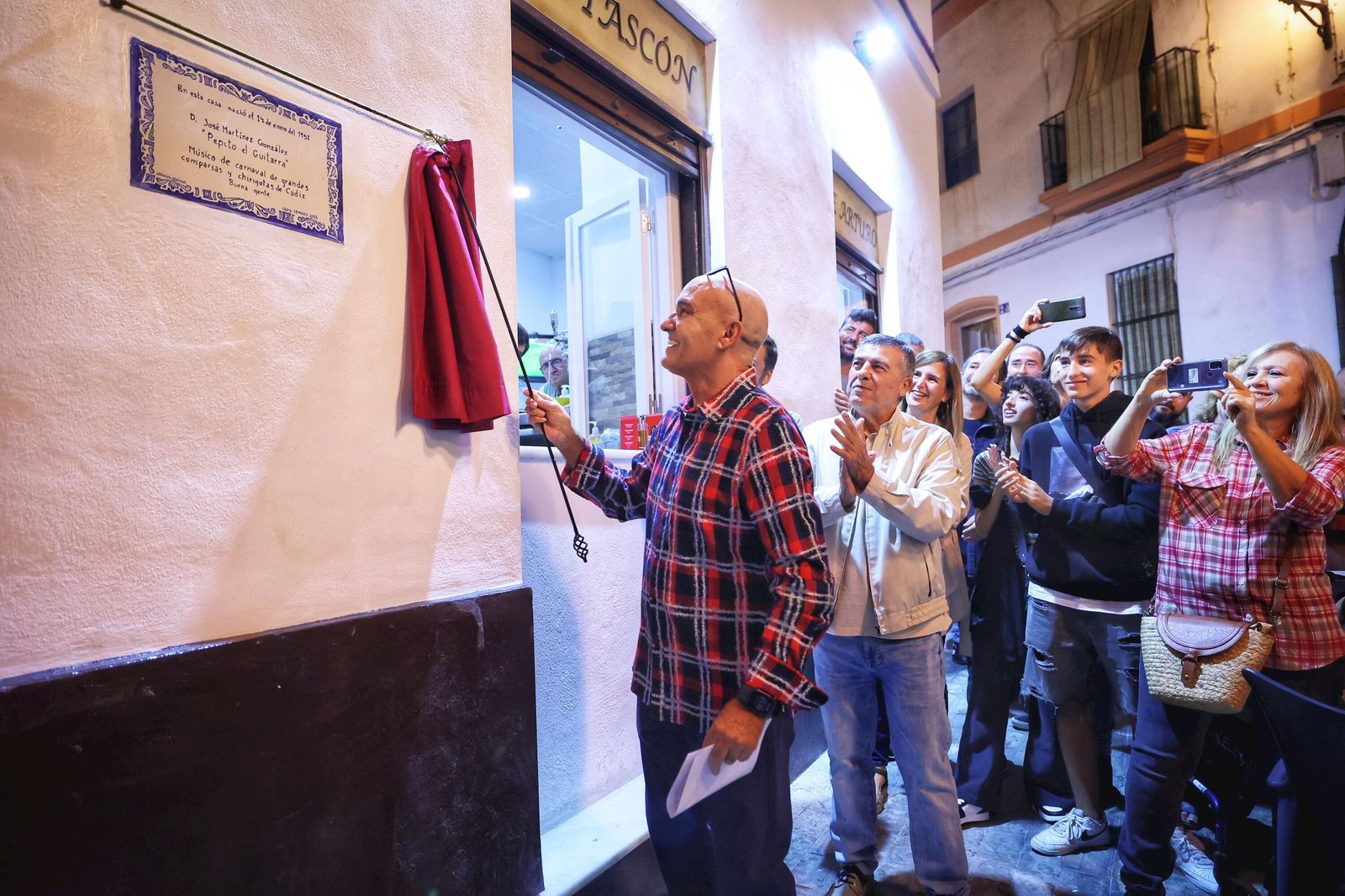 Pepito Martínez ya tiene su placa en el barrio de Santa María