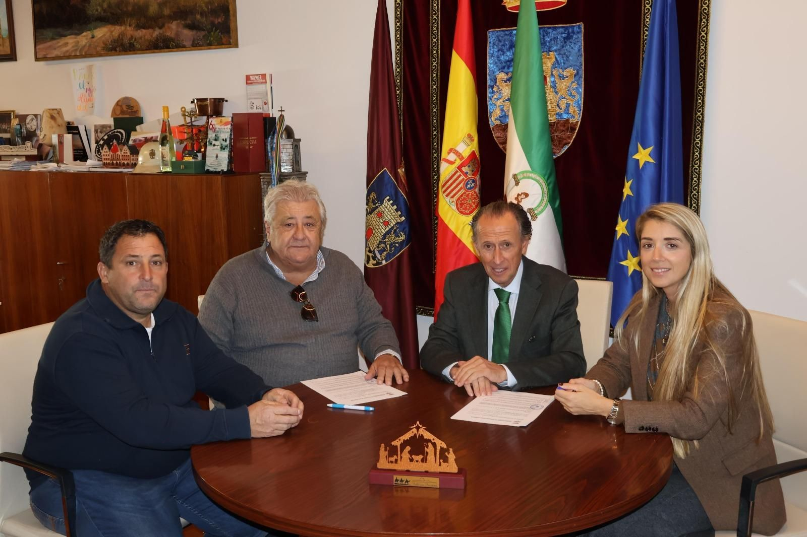 Una imagen de la firma del convenio.