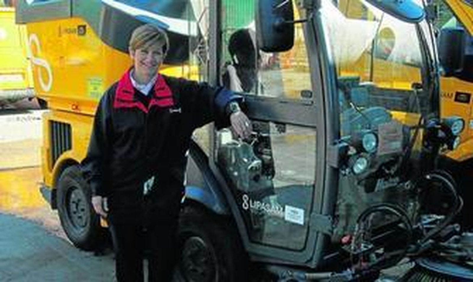 8 Mujeres en una carrera de obstáculos