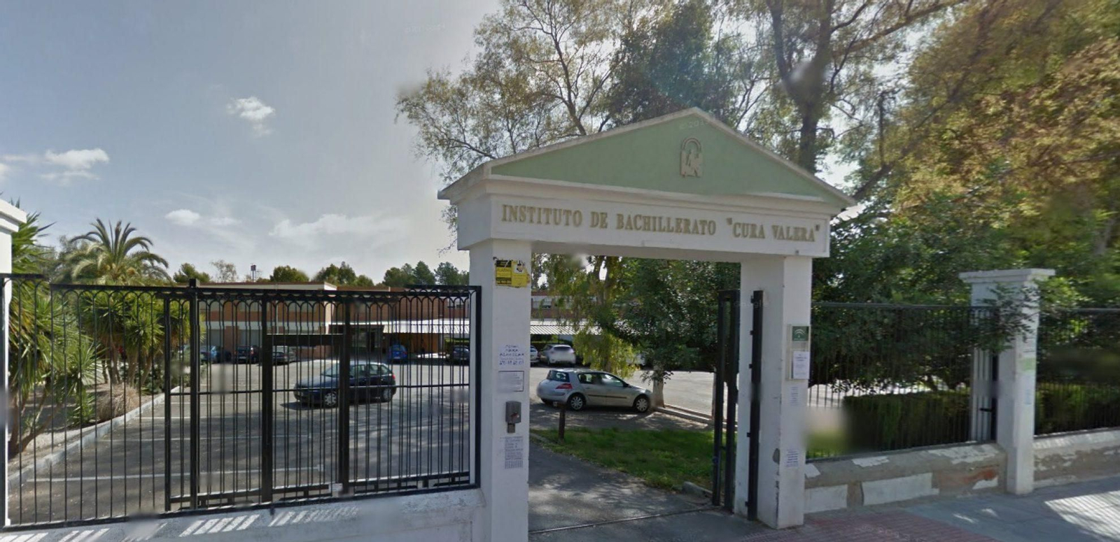 Entrada al IES Cura Valera