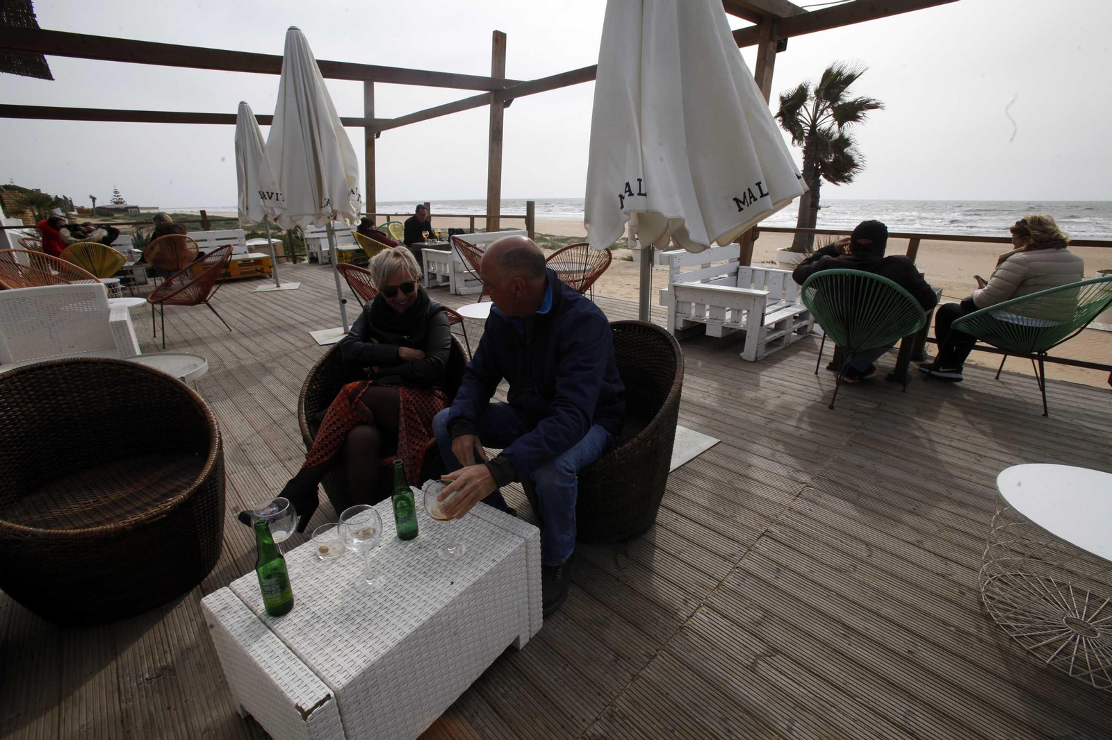 Ambiente en las terrazas de El Rompido y Punta Umbría durante este sábado.
