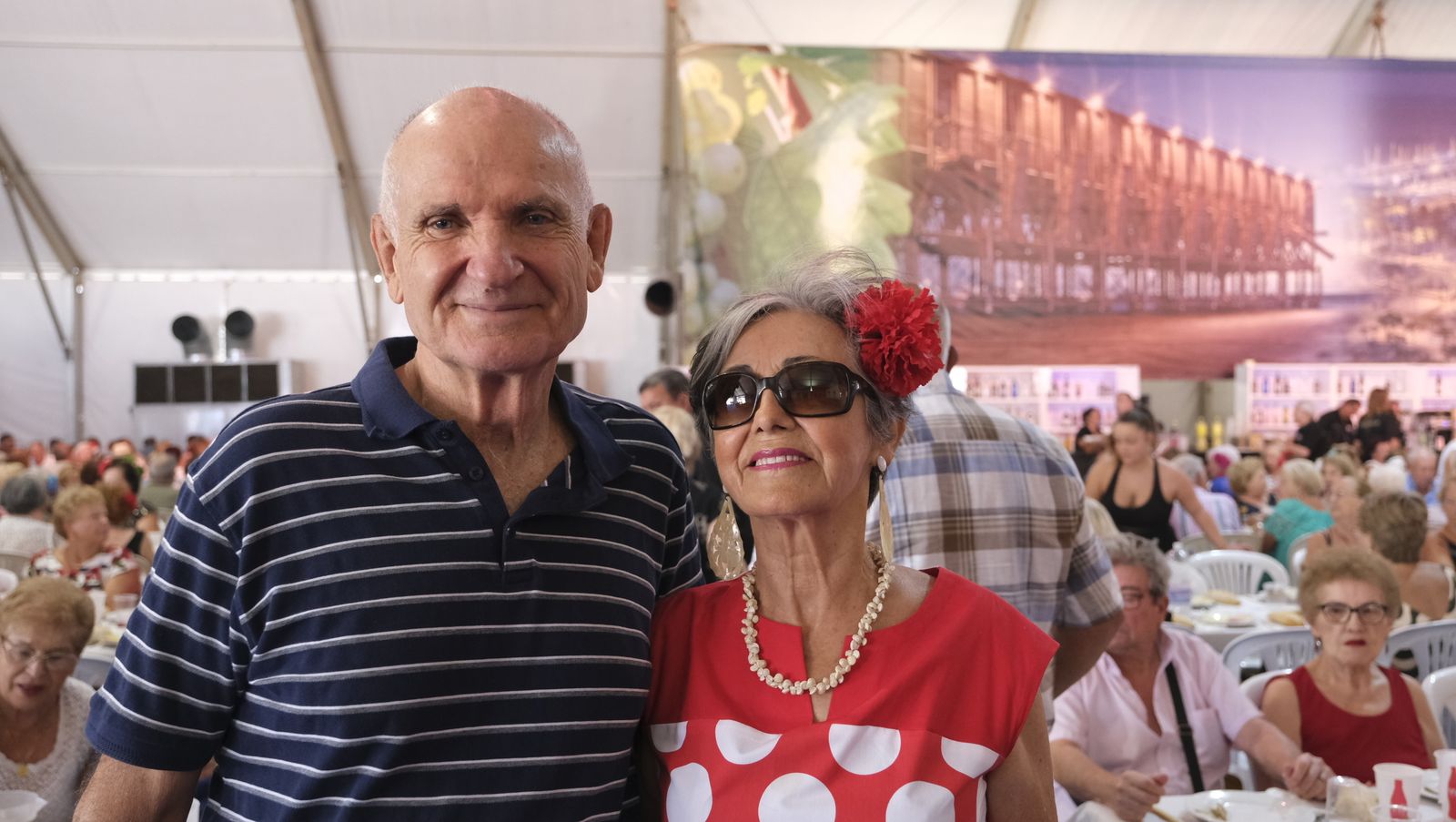 Imágenes de la comida homenaje a los mayores en la Caseta Municipal de la Feria de Almería 2022