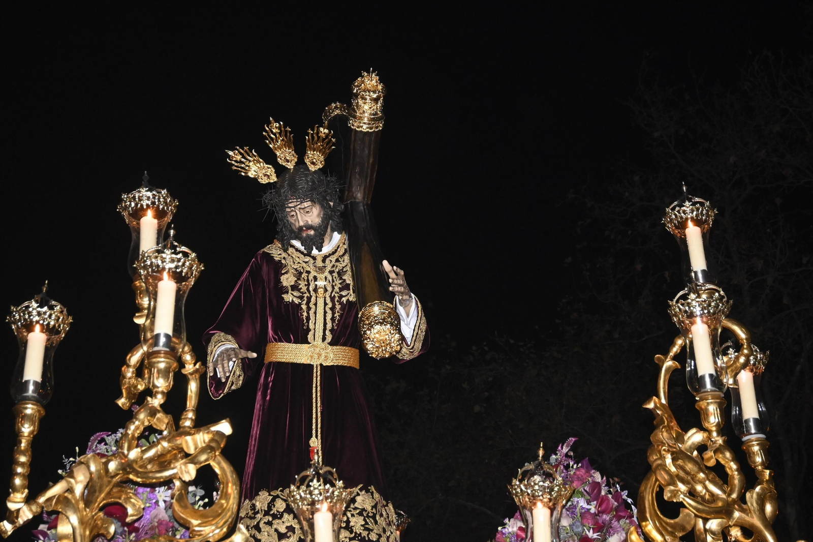 El Vía Crucis de la Semana Santa de Huelva, en imágenes