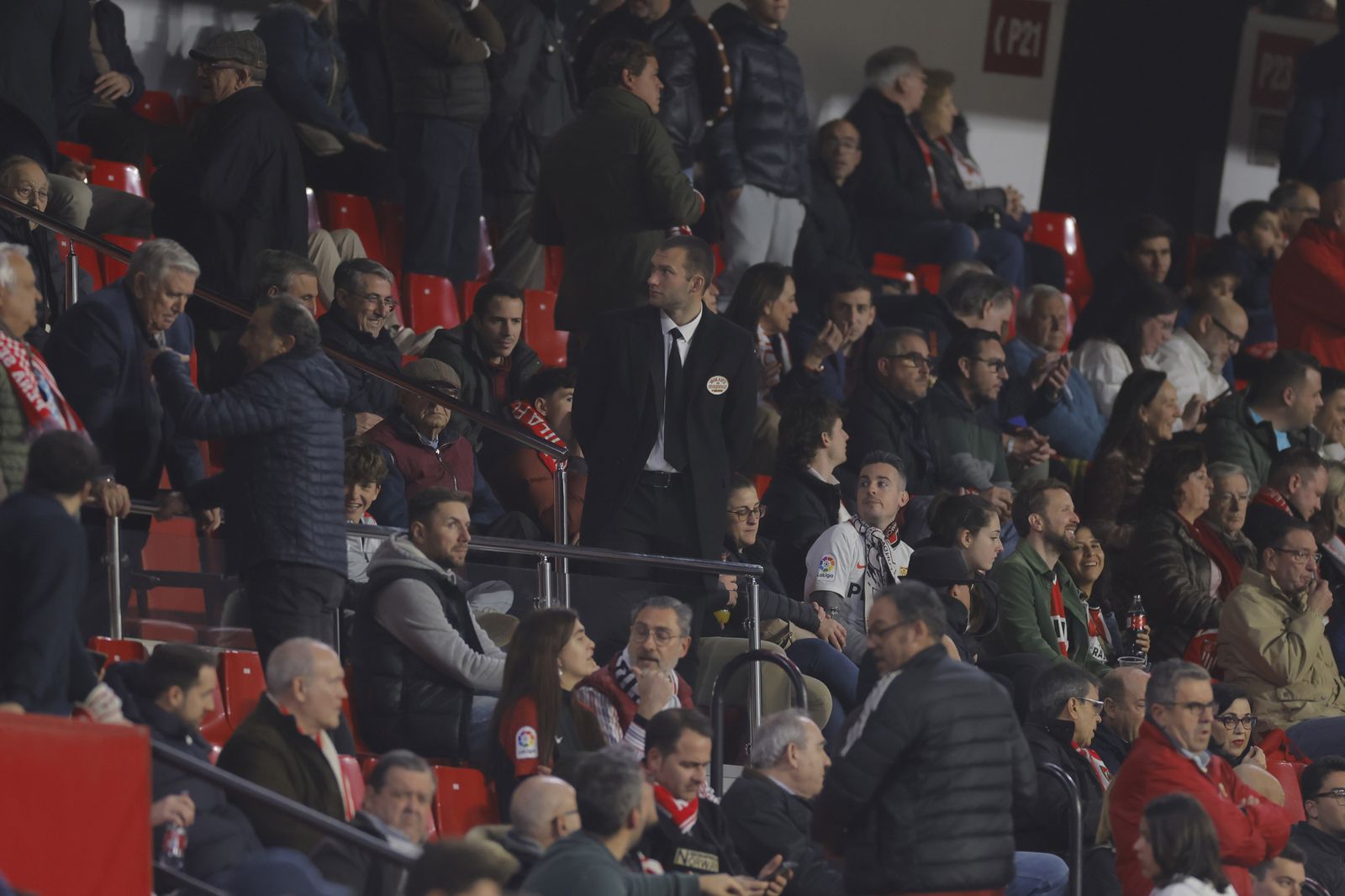 Búscate en las fotos del SEVILLA FC-PSV EINDHOVEN