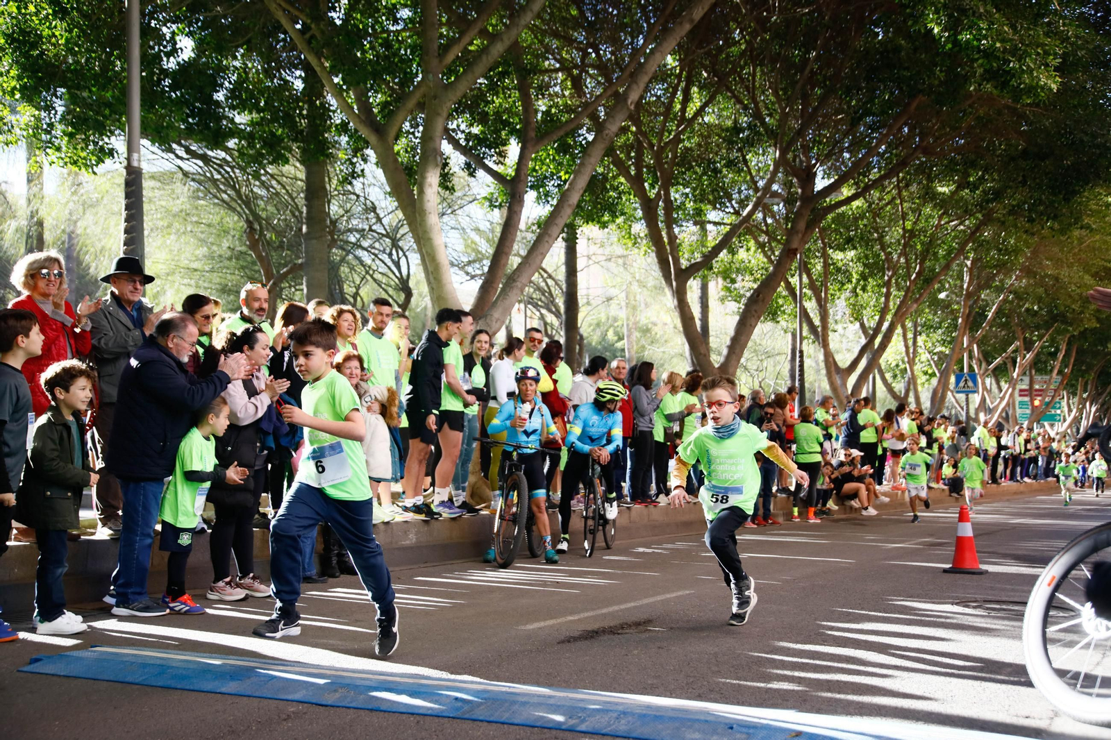 Imágenes de la Carrera contra el Cáncer de Almería