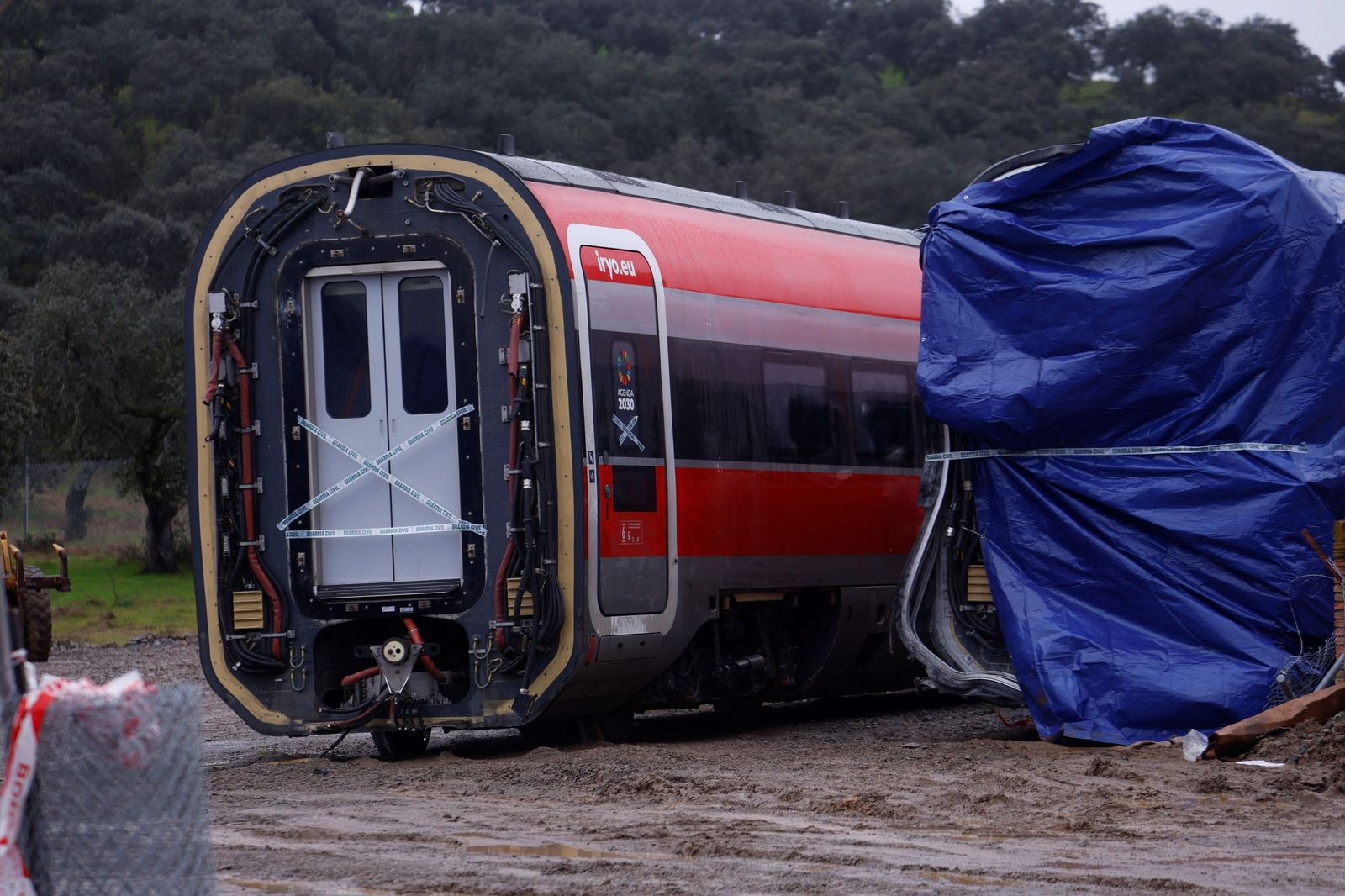Retirados de las vías los últimos restos del tren Alvia siniestrado en Adamuz, en fotos