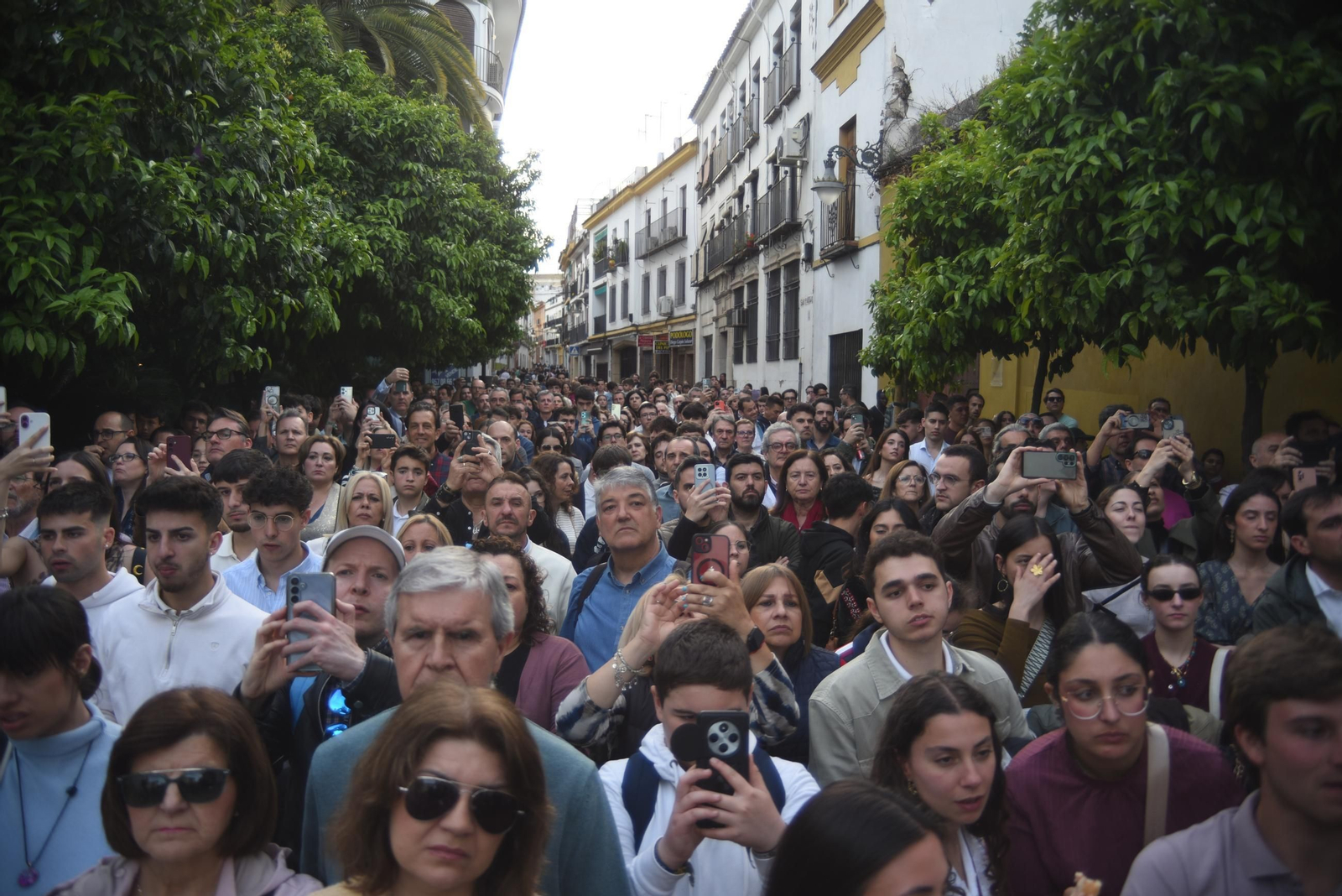 La procesión de las Angustias en este Jueves Santo de Córdoba, en imágenes