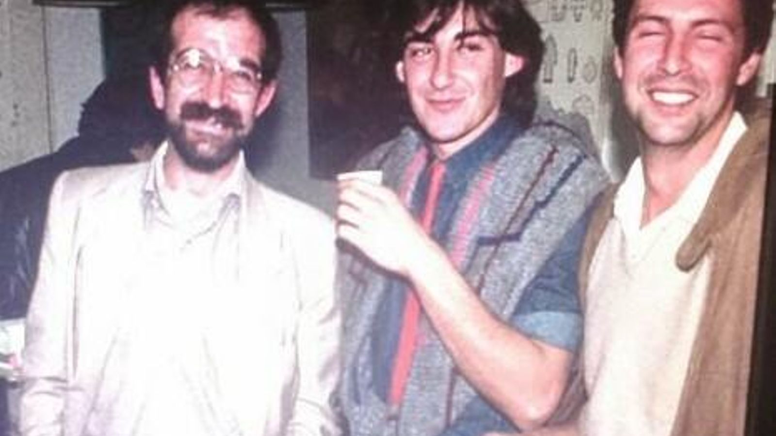 Presentando su primer libro en Valencia.