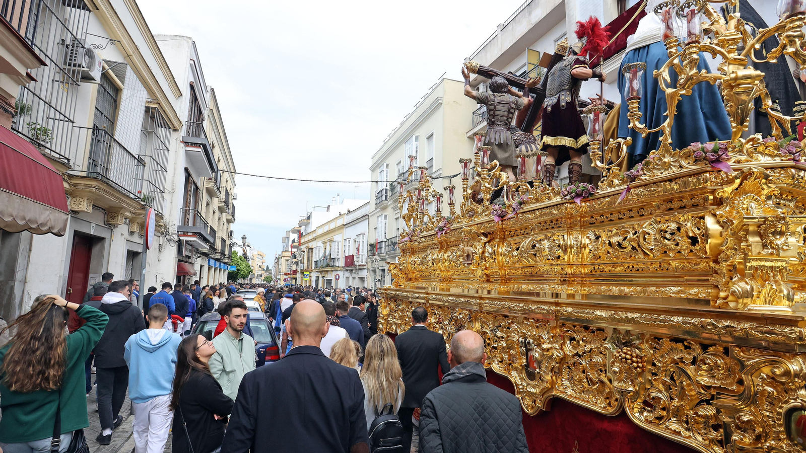 Las Viñas y El Cristo vuelven a sus templos