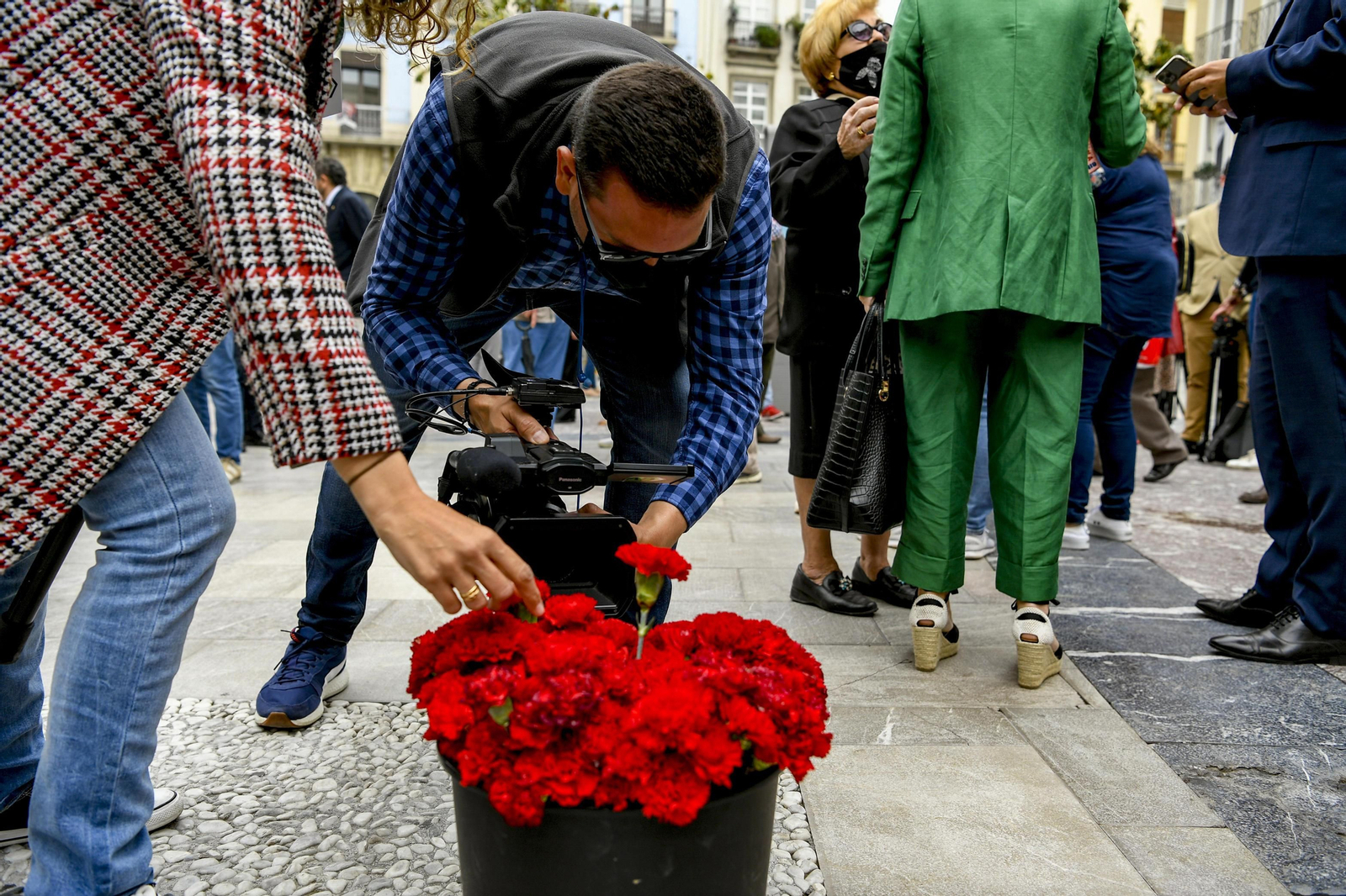 Fotos: el Día de la Cruz de Granada y su animada mañana