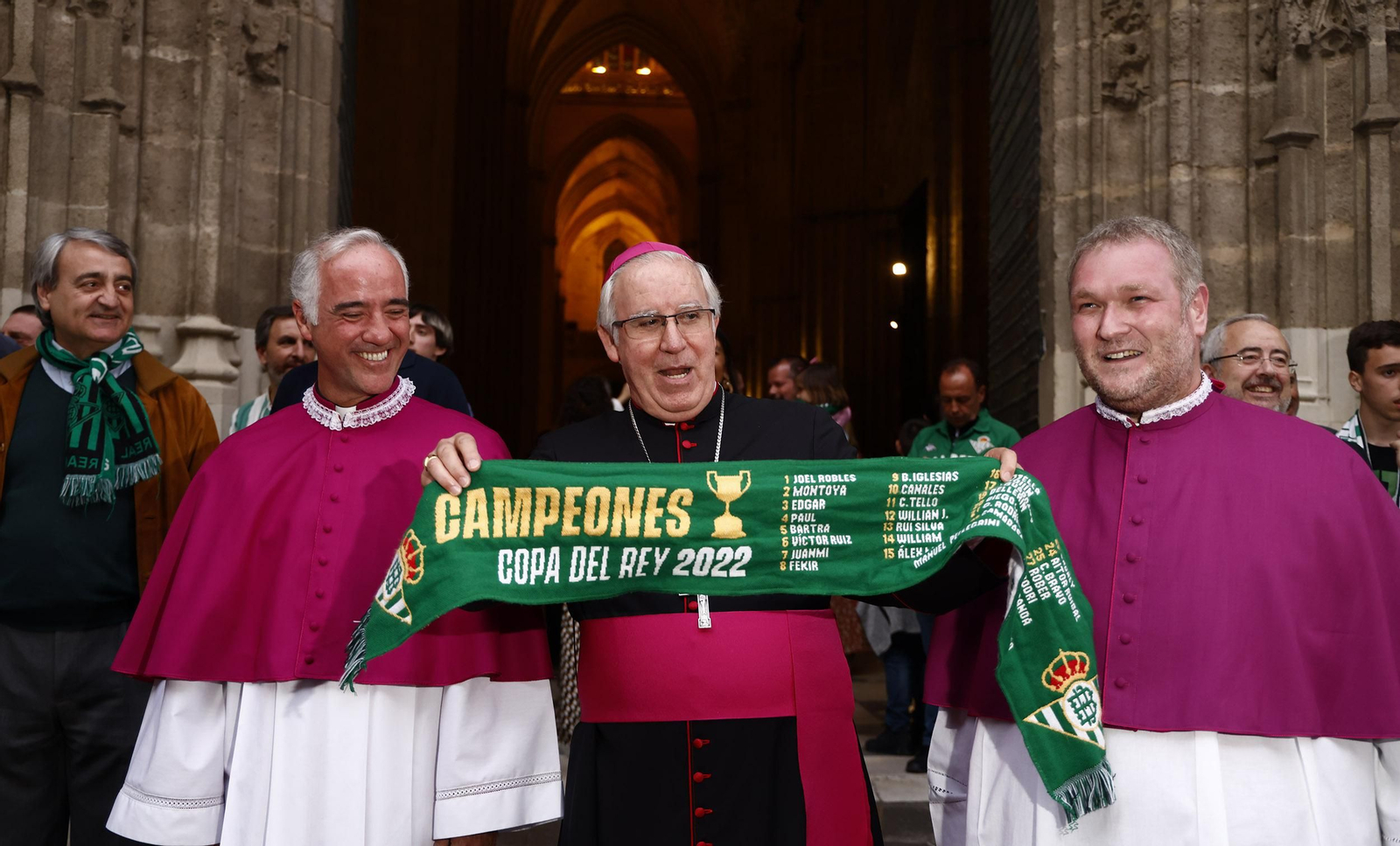 Las imágenes de la celebración del Betis por las calles de Sevilla