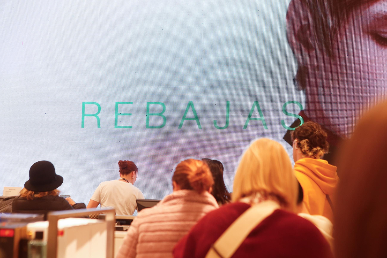 En imágenes, el inicio de las rebajas de enero en el Campo de Gibraltar