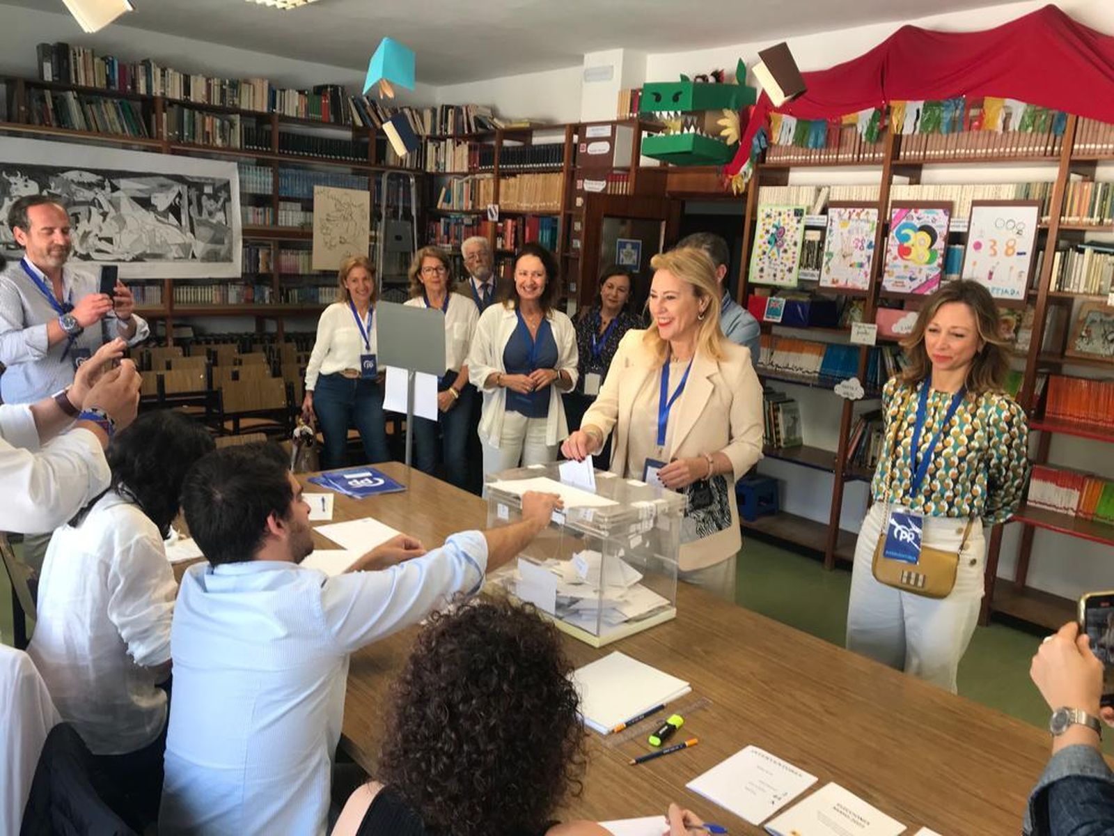 Imágenes de un domingo electoral en Málaga