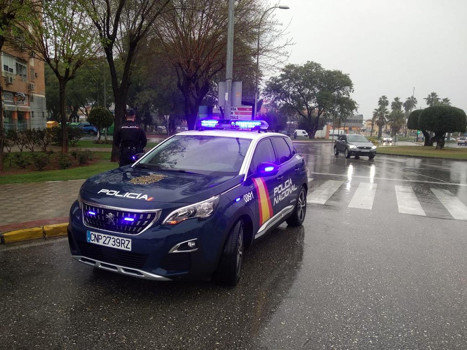 Un patrullero de la Policía Nacional, en Montequinto.