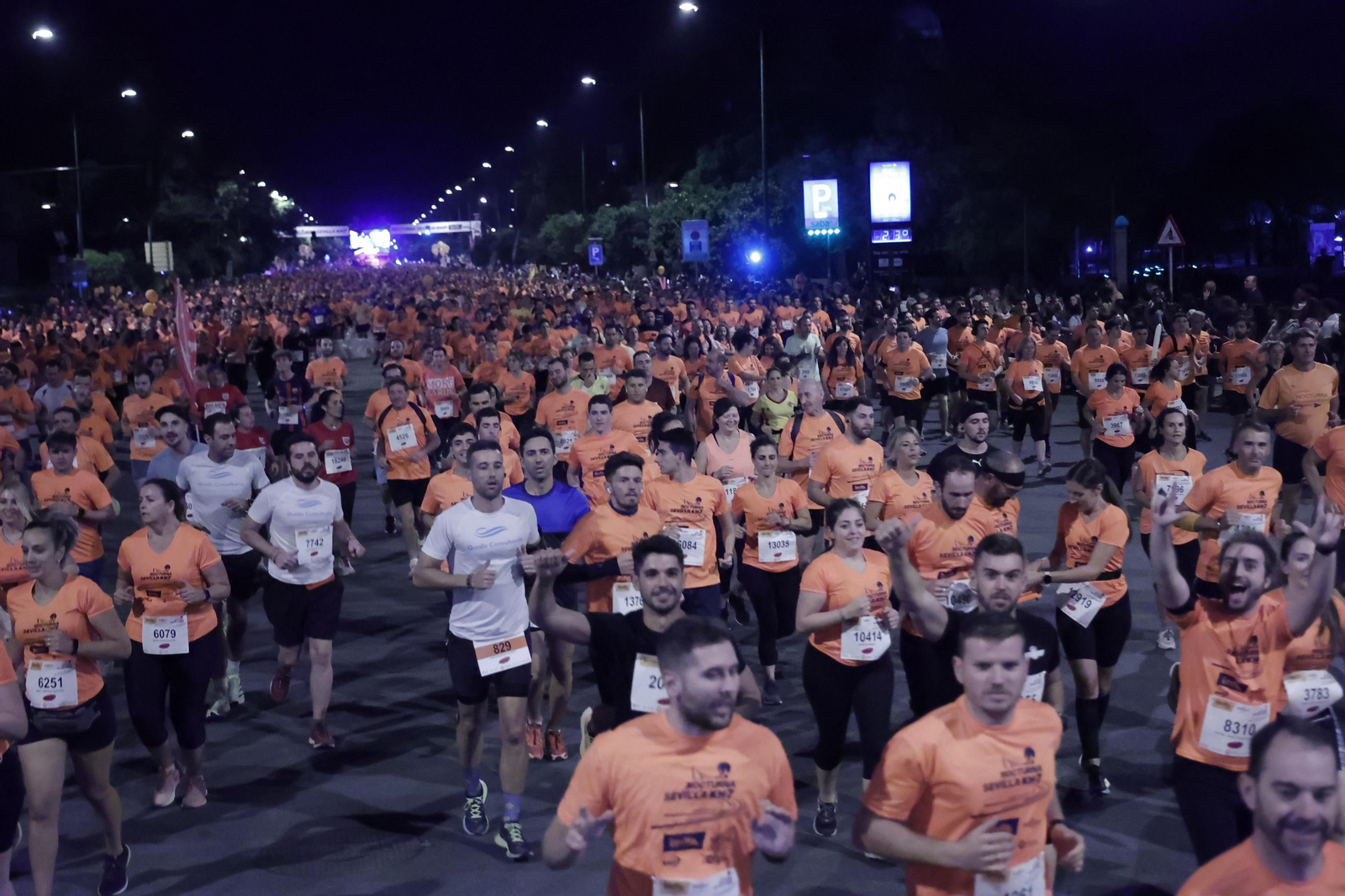Búscate en la Carrera Nocturna de Sevilla (3)