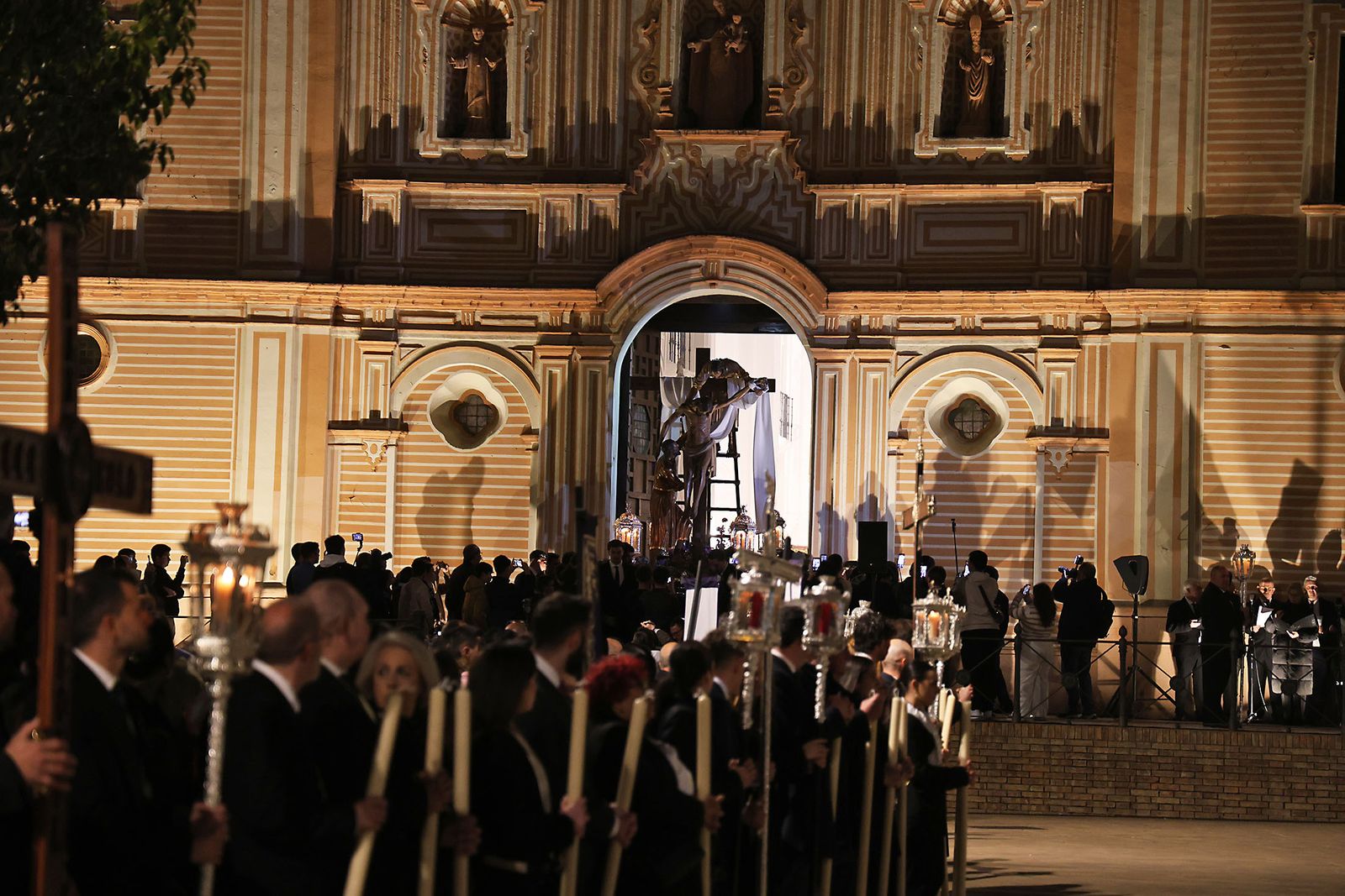 Las fotografías del Vía Crucis de las Hermandades de Huelva